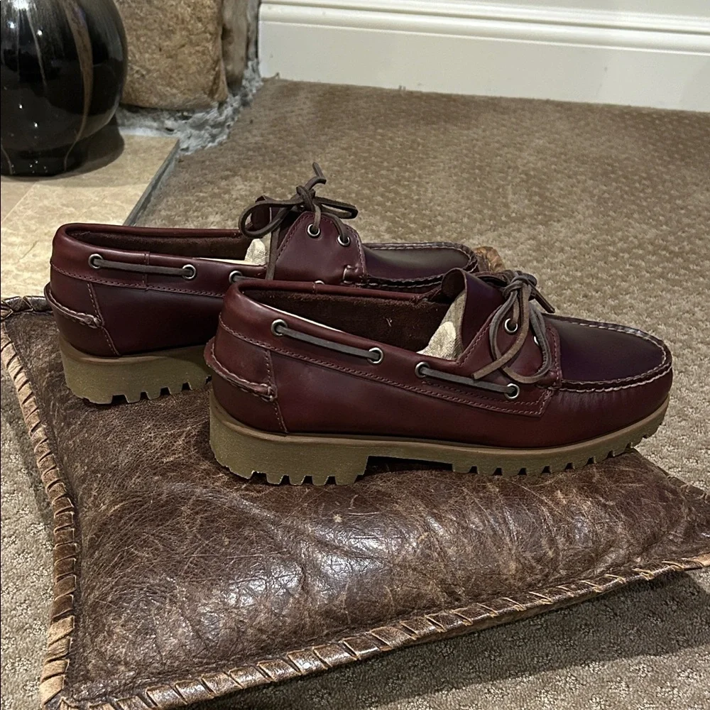 Just Like Timberland’s Froats Classic Brown Leather Lug Sole Boat Shoes Size 10